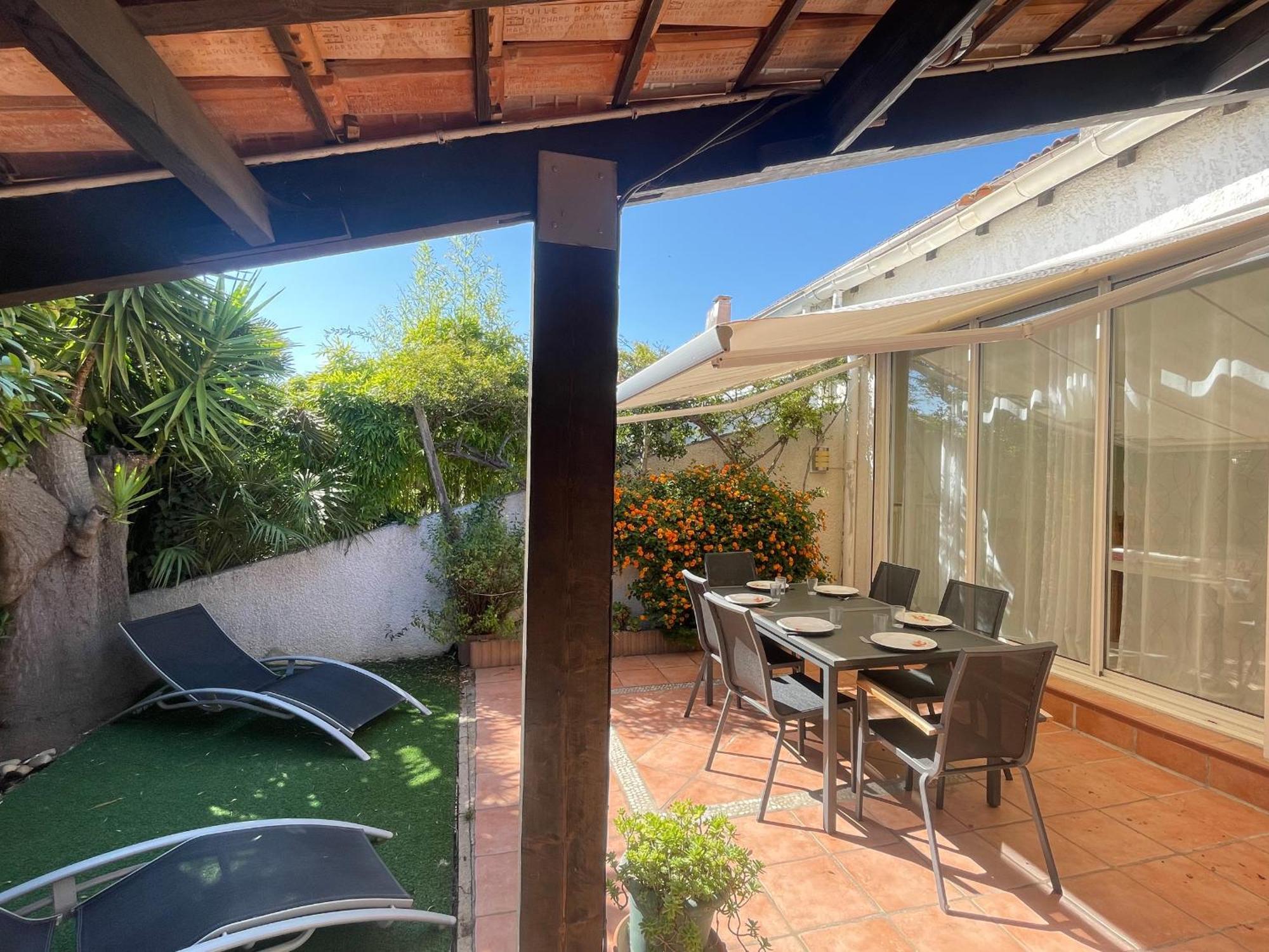 Hébergement de vacances Maison Sète, 4 Pièces, 9 Personnes - Fr-1-338-4 *