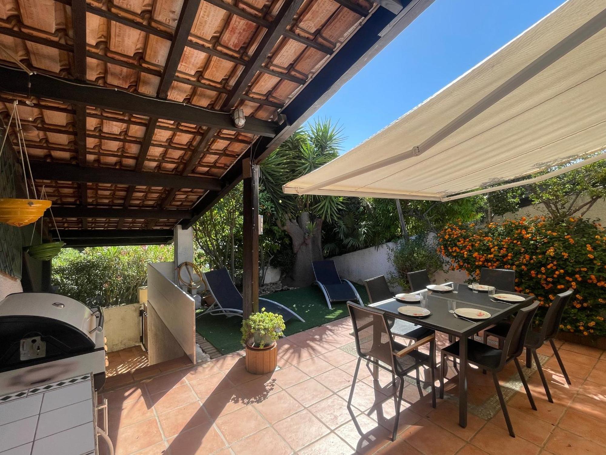 Hébergement de vacances Maison Sète, 4 Pièces, 9 Personnes - Fr-1-338-4 Sète